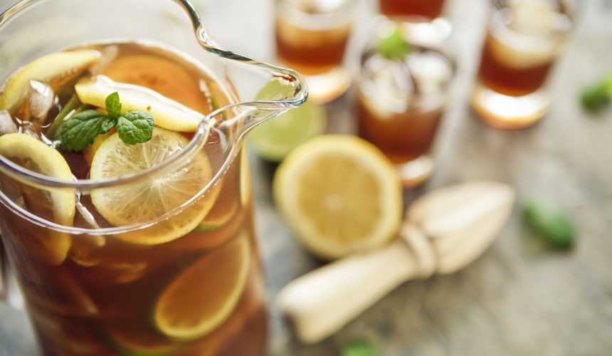 Sharing Slimming Secrets Over a Cup of Tea Sharing Slimming Secrets Over a Cup of Tea
